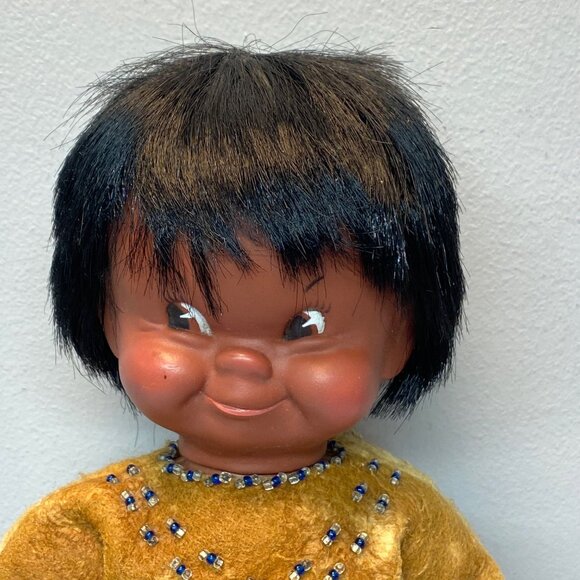 Vintage 1960's Alaskan Canadian Native American Inuit Doll with Real Fur - Picture 4 of 13